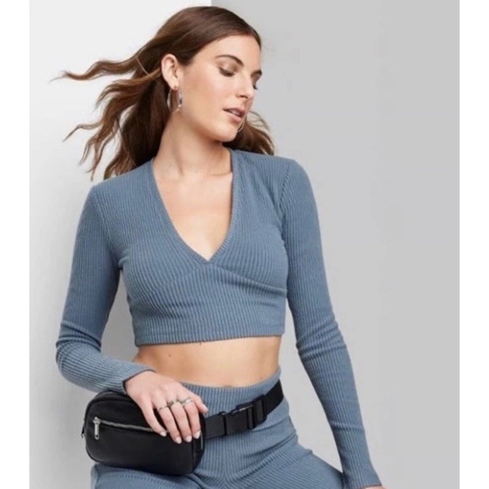 Wild Fable Women's V-Neck Cropped Long Sleeve Ribbed Top Dark Blue Size XXL NWT